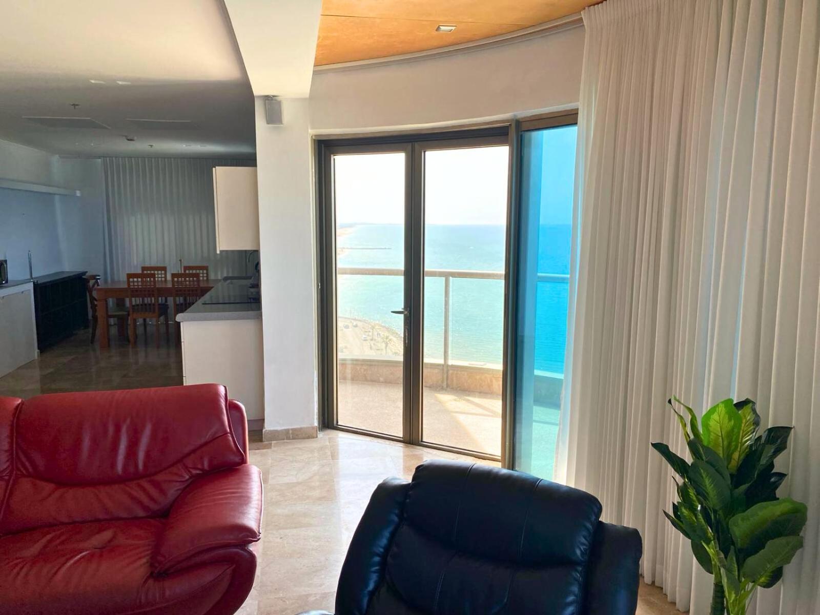 Almog Haifa Israel Apartments מגדלי חוף הכרמל Bagian luar foto