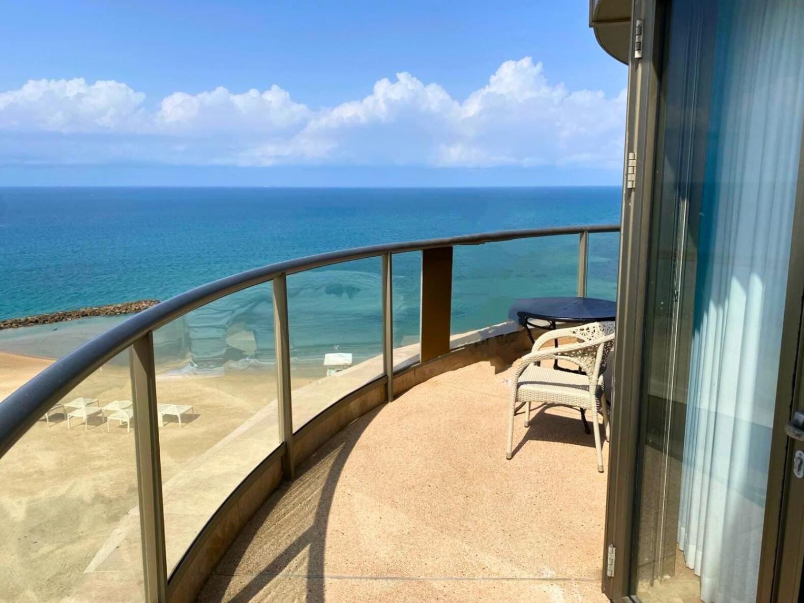 Almog Haifa Israel Apartments מגדלי חוף הכרמל Bagian luar foto